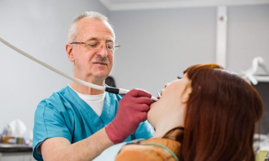 dentist-in-costa-mesa-recommends-the-best-chewing-gum-for-your-teeth